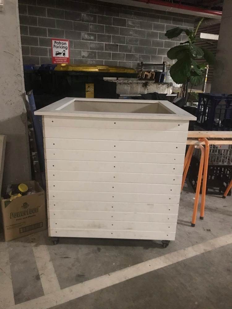 Mobile planter boxes: Clad: shiplap face