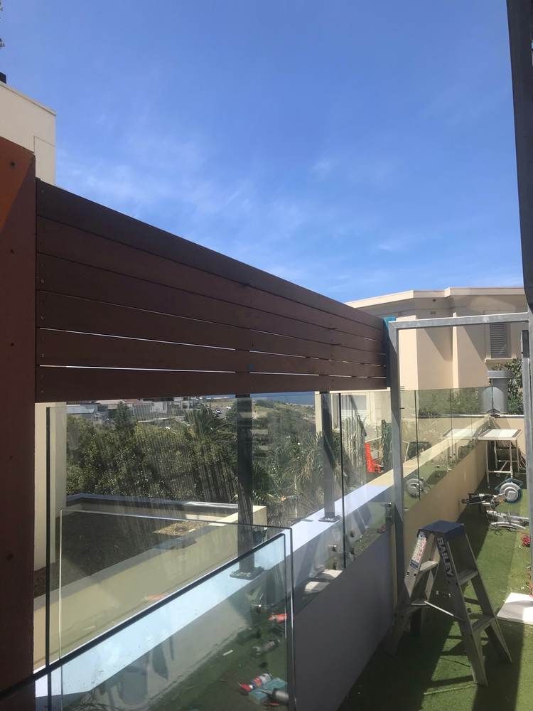 Kids play area privacy screen: Screen from the terrace