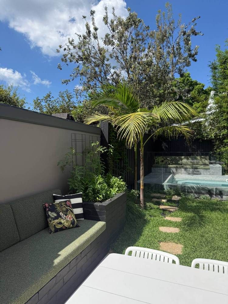 Custom fit-outs and outdoor living: Complete: courtyard seating