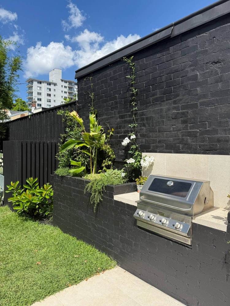 Custom fit-outs and outdoor living: Complete: built-in barbecue